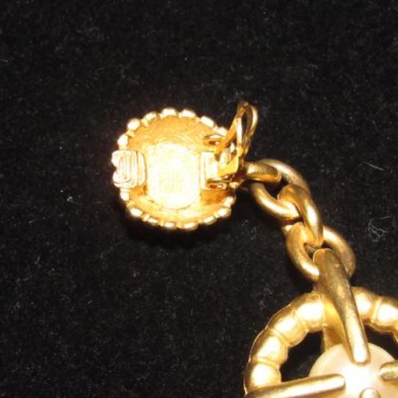 SALE-Givenchy Brushed Gold with Large Pearls Earrings - Picture 7 of 8